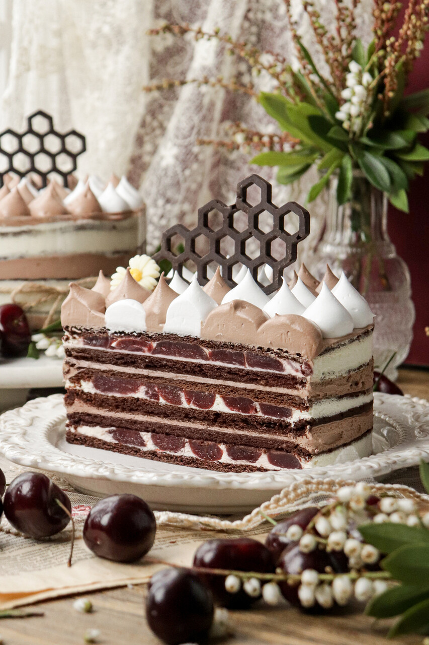 Same-Day Cake Delivery • Order Online Now • Birthday Cakes & More MMG ...