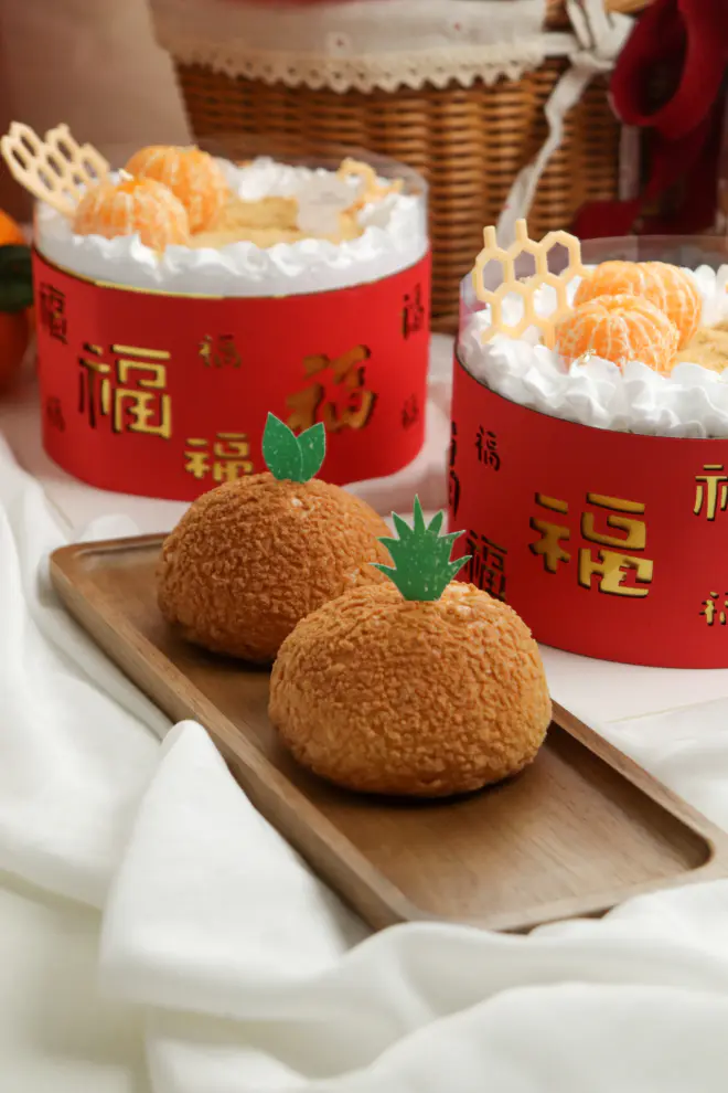 Usher In Prosperity With Mmg Patisserie'S Chinese New Year Delicacies 63 Double Dragon Cny Choux Duo