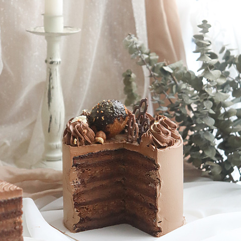 Felelo Chocolate Hazelnut 6" Honey Layer Cake