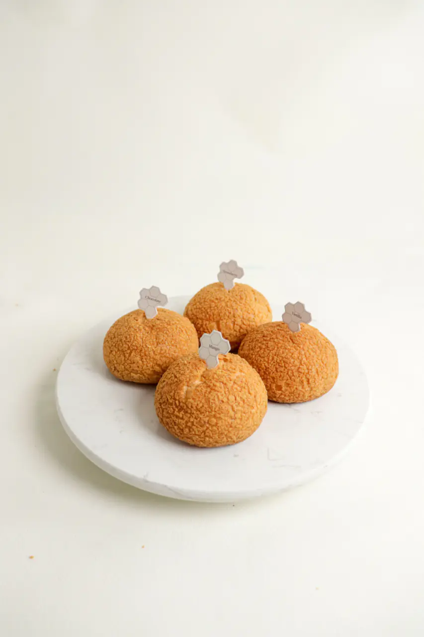 [1 Piece] Choux Au Craquelin - Assorted Flavors