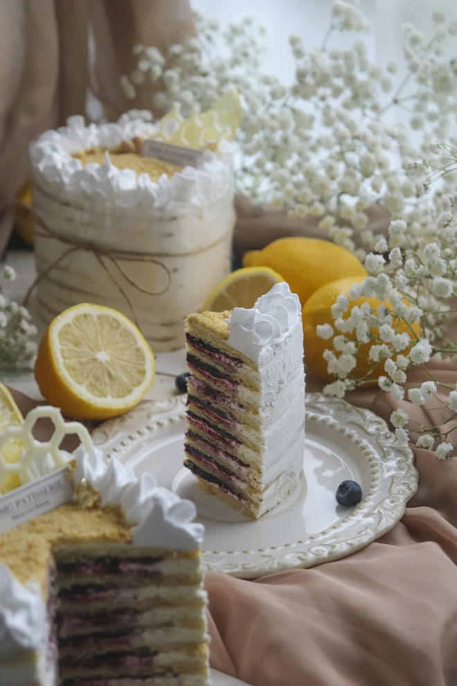 White Valentine'S Day Blueberry Lemon Cream Cheese Medovik Cake