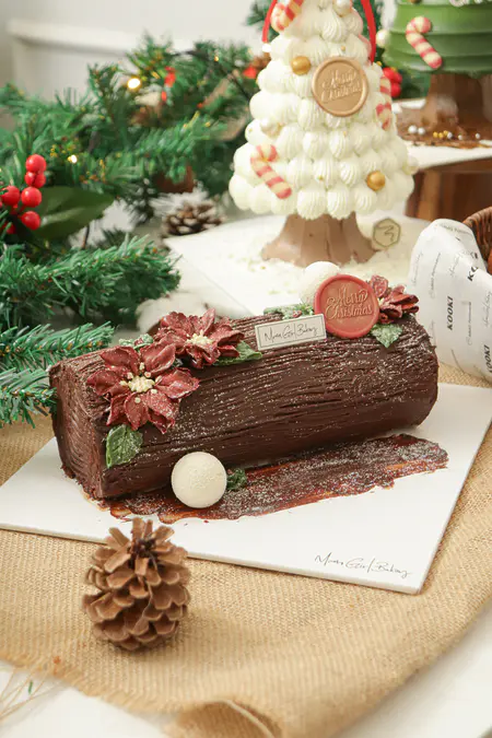 Christmas Cakes 27 Enchanted Yule Log