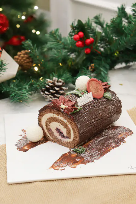 Christmas Cakes 28 Logcake Inside