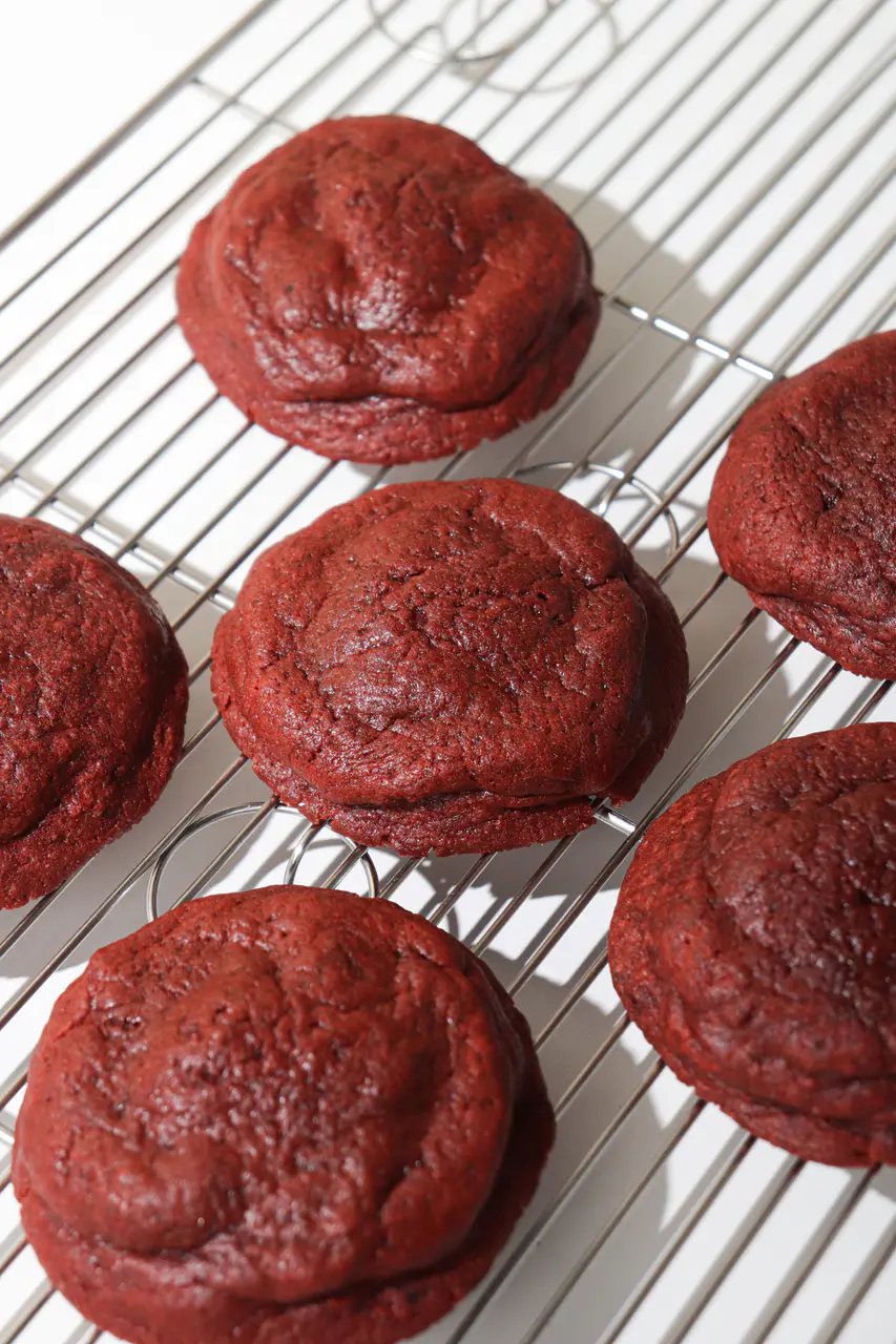 Red Velvet Cheesecake Cookie (1 Pc)